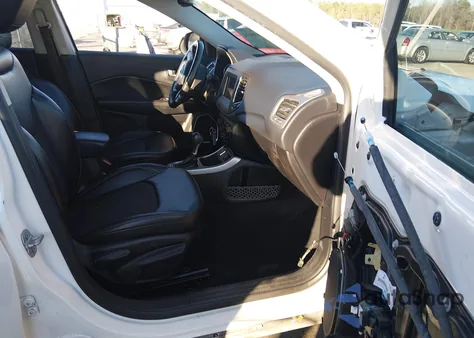 2020 Jeep Compass Latitude Fwd z USA, uszkodzony, nr VIN 3C4NJCBB6LT153136